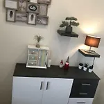 Neu Renoviert Mit Sonnenbalkon Und Netflix Im Zentrum Апартаменты Санкт-Августин