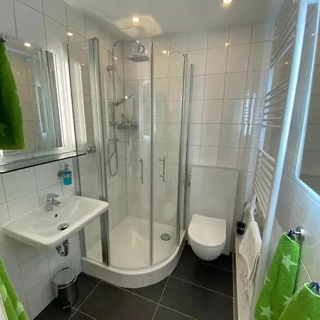 Mit Sonnenbalkon Und Netflix Im Zentrum アパート *