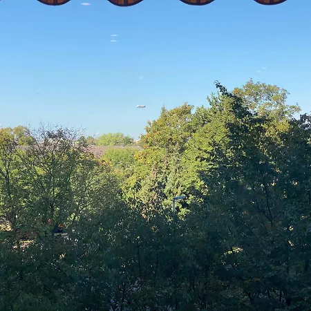Neu Renoviert Mit Sonnenbalkon Und Netflix Im Zentrum Sankt Augustin