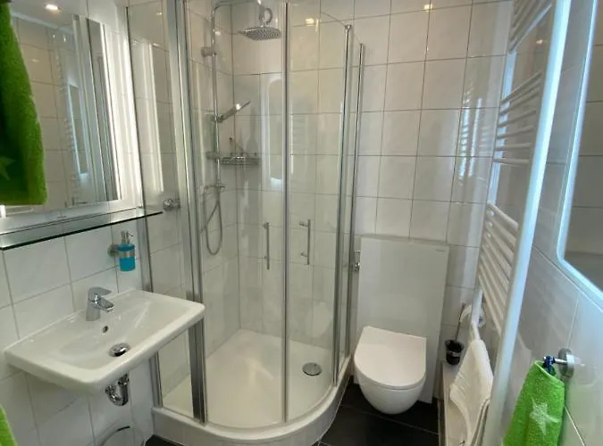 Neu Renoviert Mit Sonnenbalkon Und Netflix Im Zentrum Apartment *