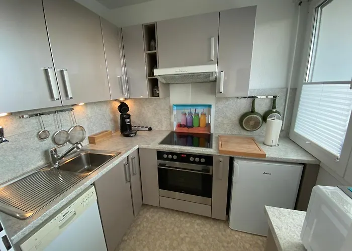 Mit Sonnenbalkon Und Netflix Im Zentrum