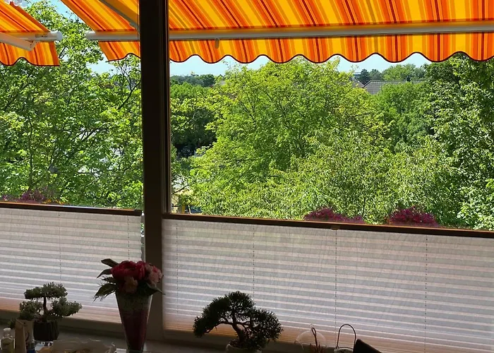 Mit Sonnenbalkon Und Netflix Im Zentrum *