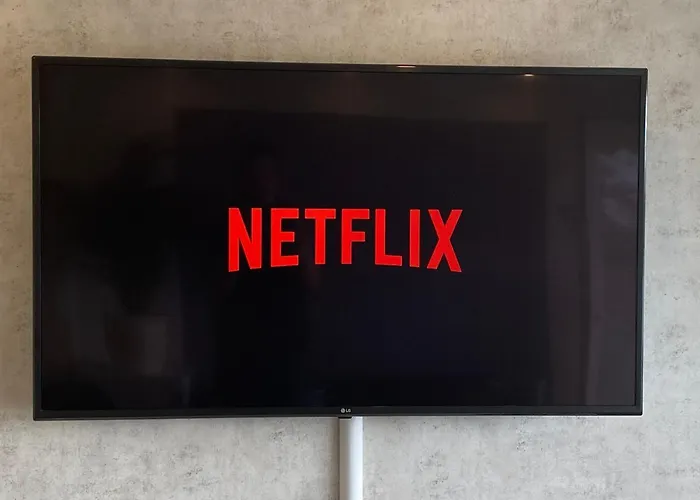 Mit Sonnenbalkon Und Netflix Im Zentrum *