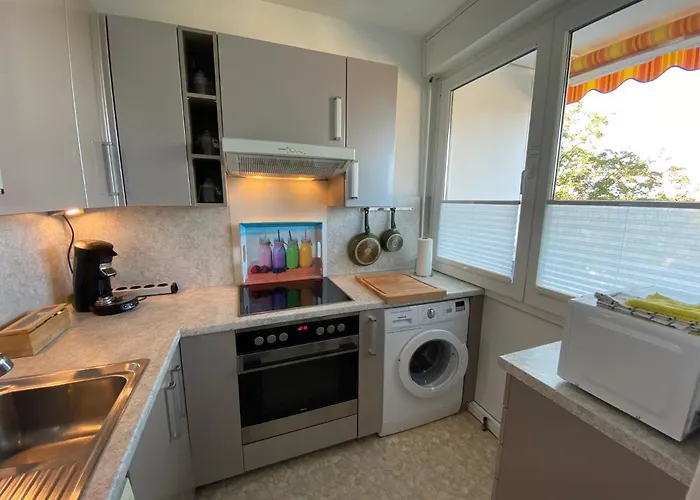 Apartment Neu Renoviert Mit Sonnenbalkon Und Netflix Im Zentrum Sankt Augustin