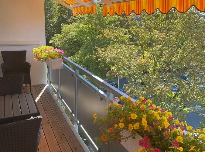 Neu Renoviert Mit Sonnenbalkon Und Netflix Im Zentrum *